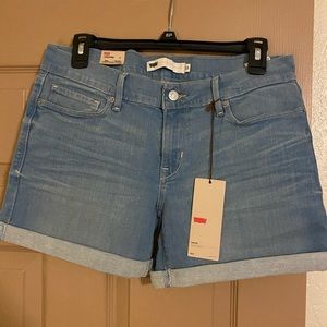 Levi’s cuff shorts. Size 28. NWT